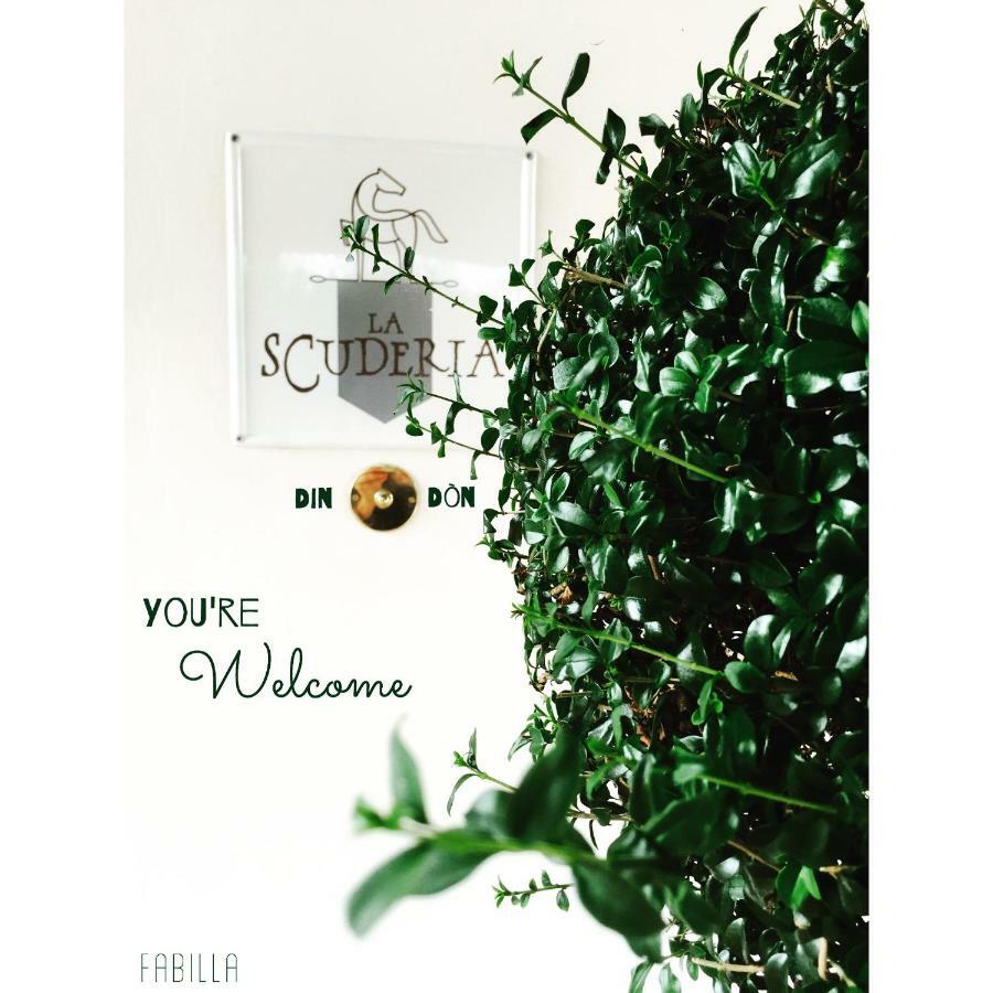 La Scuderia Charming Rooms San Paolo Solbrito Exterior foto
